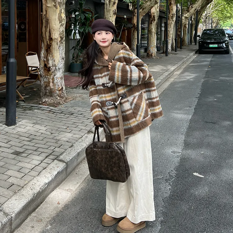 美拉德格子加厚牛角扣连帽呢大衣女2024秋冬季学院风复古毛呢外套