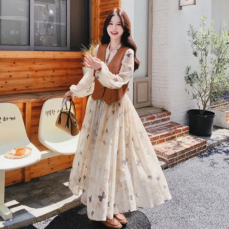 法式设计感碎花连衣裙女2025春装新款高级感超好看马甲长裙两件套