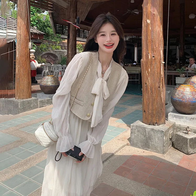 法式温柔风白色连衣裙套装2025春装新款小香风马甲显瘦长裙两件套