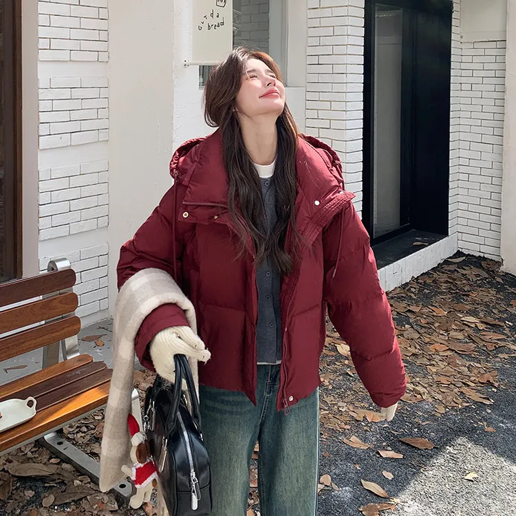 短款羽绒服女小个子韩版减龄宽松2024冬新款白鸭绒连帽显瘦面包服