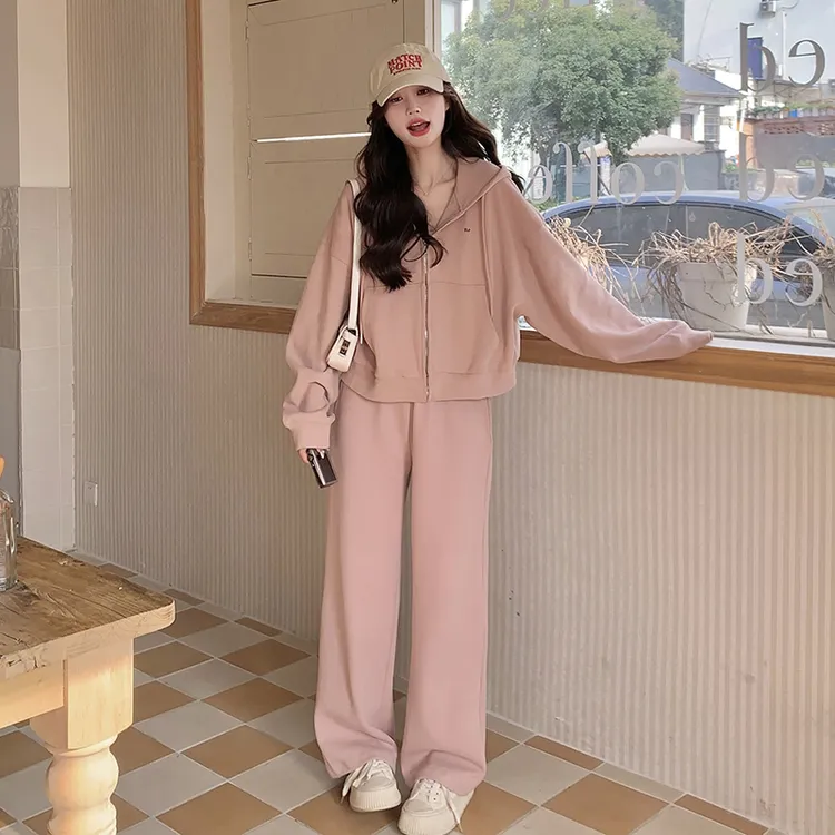 今年流行粉色休闲运动套装女2025春装新款活泼减龄两件套洋气时尚