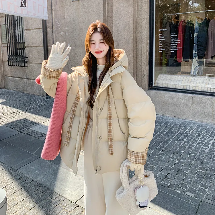 卡其色连帽羽绒服女冬季2024新款今年流行宽松休闲白鸭绒面包服