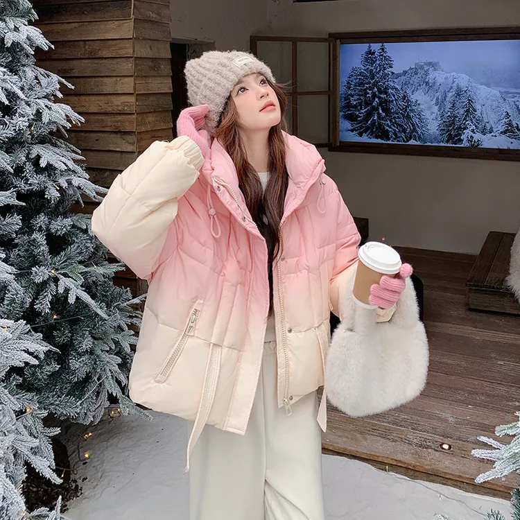 粉色渐变连帽白鸭绒羽绒服女2025冬新款今年流行超好看短款面包服