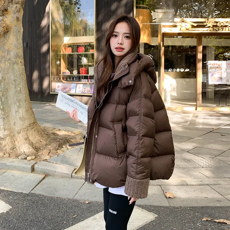 美拉德深棕色时尚面包服女2025冬季连帽羊羔毛拼接设计感棉服外套