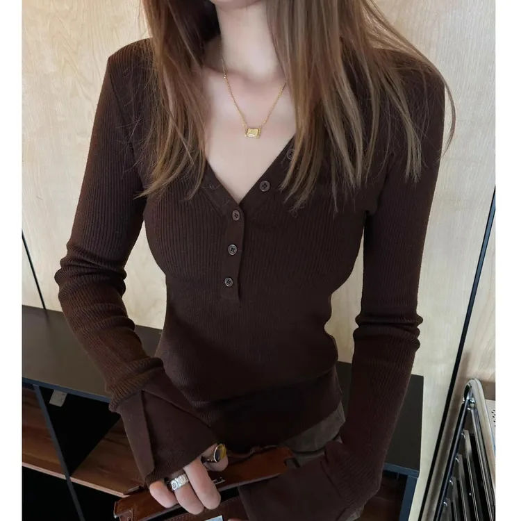 法式高级感辣妹风V领修身纯色纽扣针织衫女早秋韩系气质内搭上衣