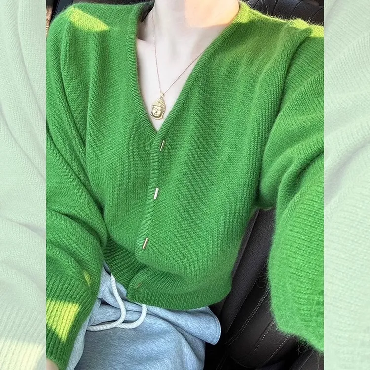 早秋季新款女上衣别致独特超好看绿色v领开衫针织外套小个子毛衣