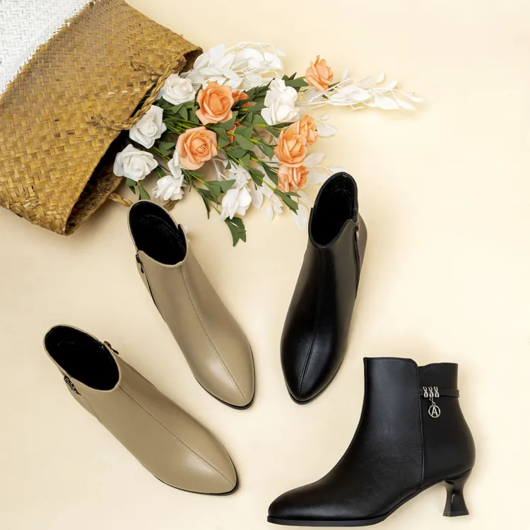 3公分-2024新款秋冬黑色真皮单鞋加绒韩版时尚舒适百搭吊坠短靴