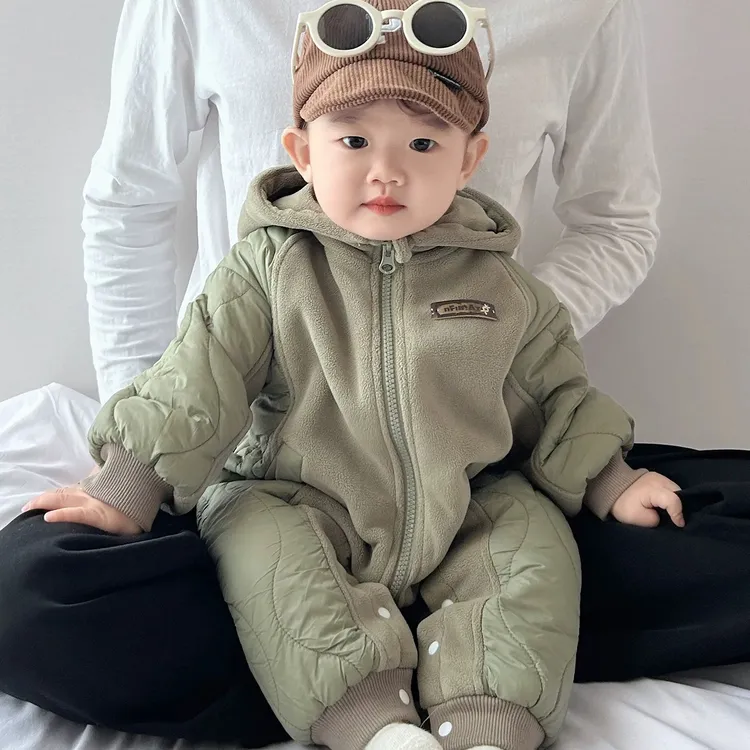 婴儿衣服秋冬季夹棉保暖男女宝连体衣冬装洋气婴幼儿满月外出棉服