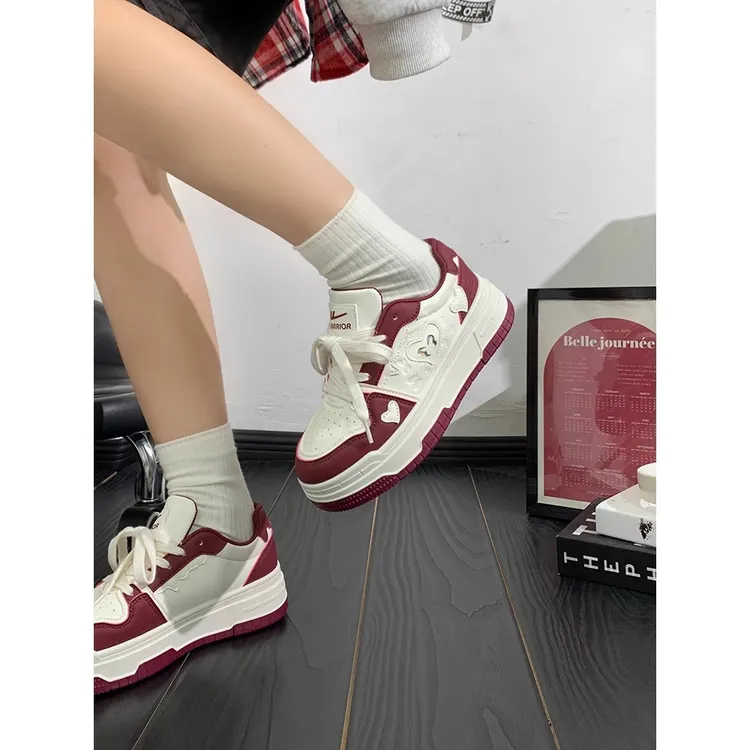 回力酒红爱心板鞋女2024新款小众原创设计感小白鞋厚底增高休闲鞋