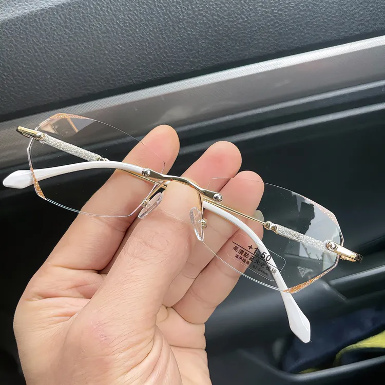 无框老花眼镜防蓝光抗疲劳高清超轻女百搭100度中老年人远视眼镜