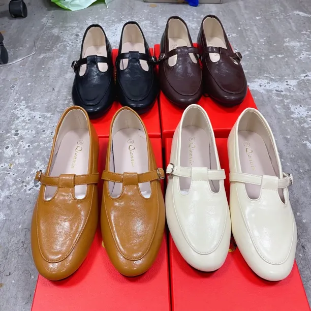 复古棕色2025小众玛丽珍日系风春季新款T型带英伦平底单鞋女法式