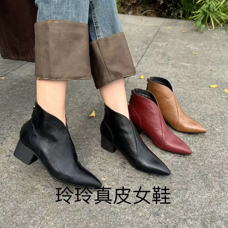 2025秋冬新款英伦风复古尖头粗跟短靴女真皮中跟单靴马丁靴加绒