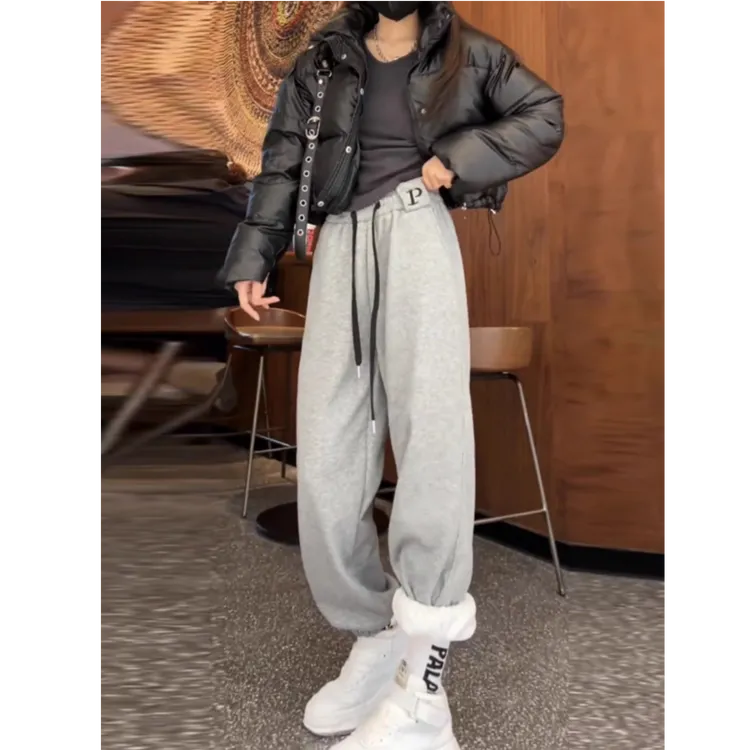 灰色洋气减龄运动卫裤女2025冬季新款P字母抽绳显瘦束脚哈伦裤子