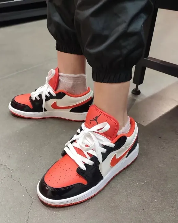 Air Jordan 1 Low GS AJ1白橙黑 女款 低帮休闲篮球鞋 DV1335-800