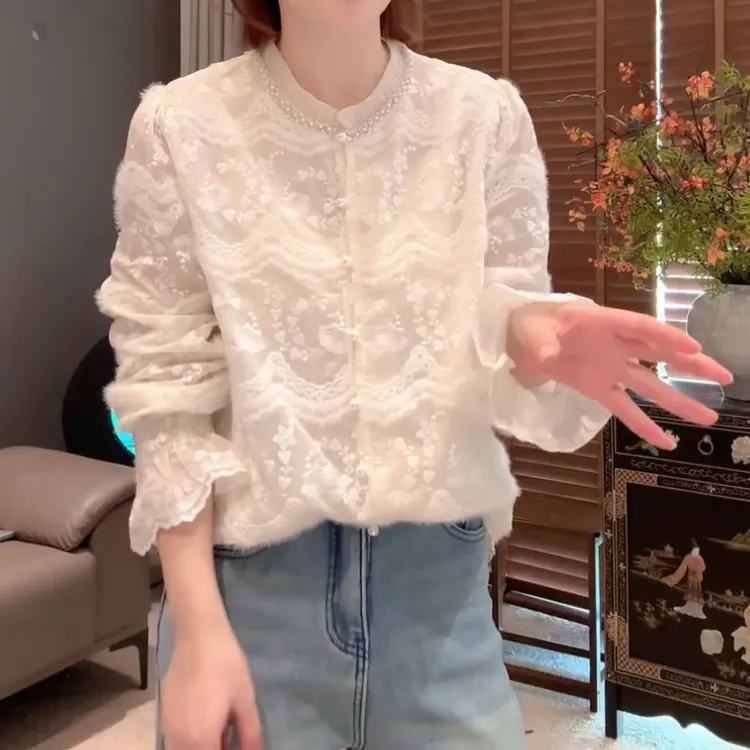2024秋冬新款蕾丝拼接设计感气质显瘦百搭长袖上衣LK2500577