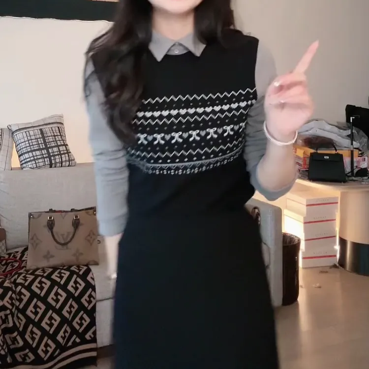 冬款翻领设计感时尚百搭长袖显瘦上衣款女LK2500765