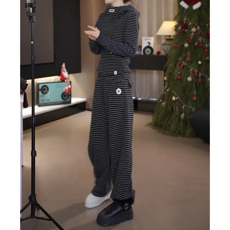 设计磨毛保暖层次高领帽衫+长裤套装LK2500766