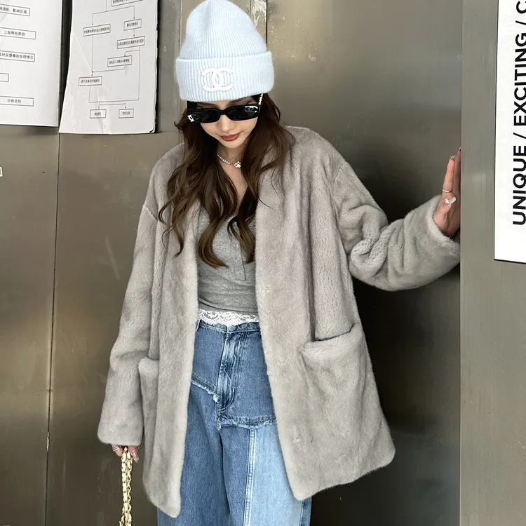 伊奴卡进口貂皮大衣外套女小母貂整貂短款V领年轻天鹅绒水貂皮草