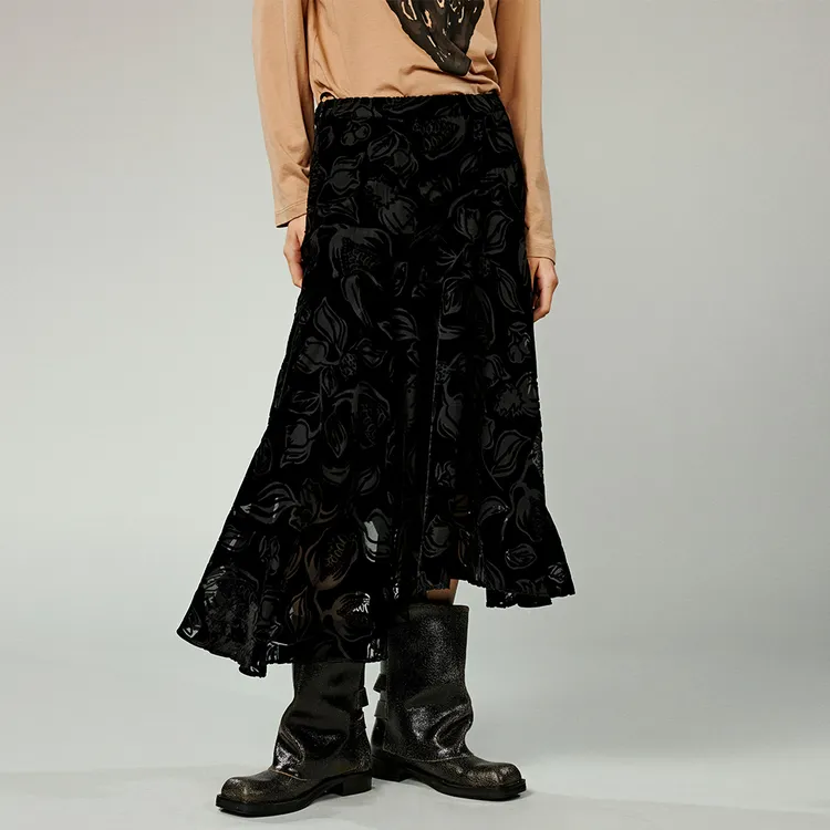 UOOYAA/乌丫趣味丝绒烂花不规则半裙UY24314Q135183