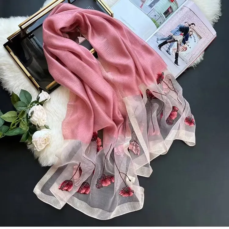 桑蚕丝绵羊毛刺绣款围巾秋冬时尚丝巾通用披肩-C006【莲蓬皮红色】