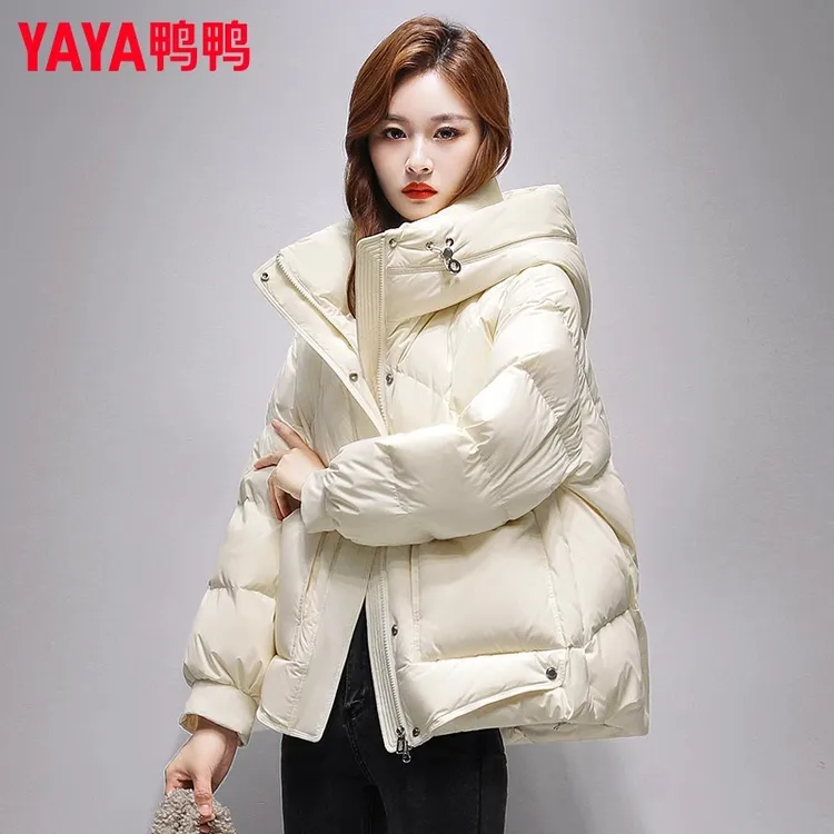 鸭鸭品牌时尚连帽羽绒服女短款2025年冬季新款小个子加厚外套潮