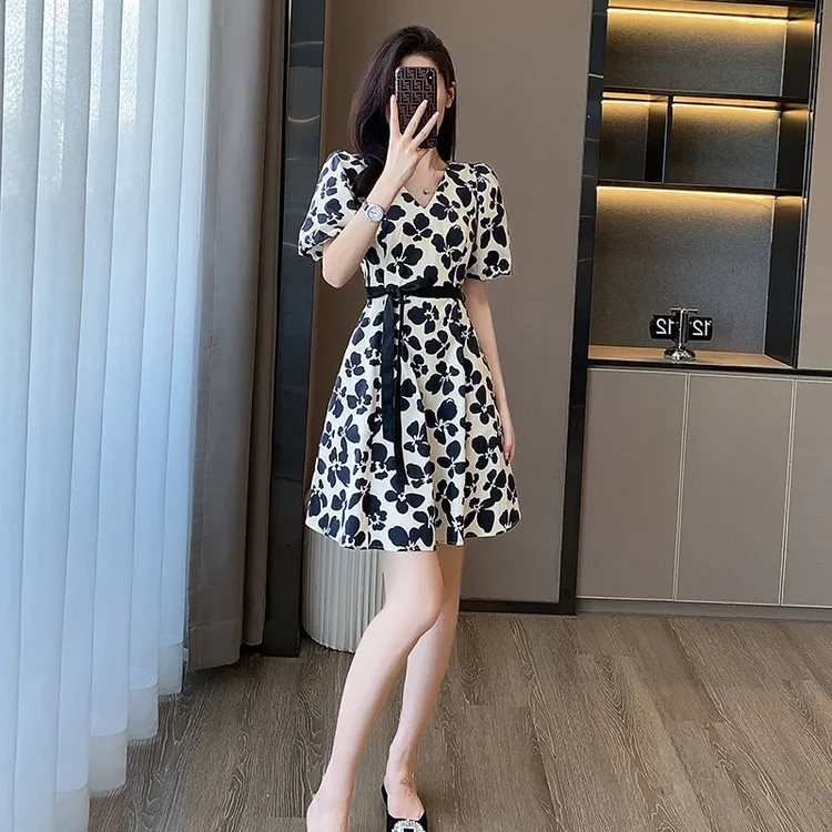 小香风印花连衣裙高级感轻奢高贵气质法式洋气显瘦碎花裙子女夏季