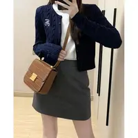 藏青色刺绣针织开衫女秋新款高级感修身显瘦长袖圆领短款毛衣外套