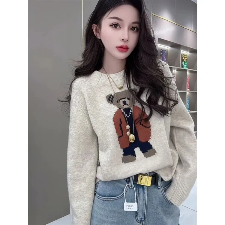 韩系可爱小熊圆领套头秋冬毛衣女2024新款冬季宽松长袖针织衫上衣