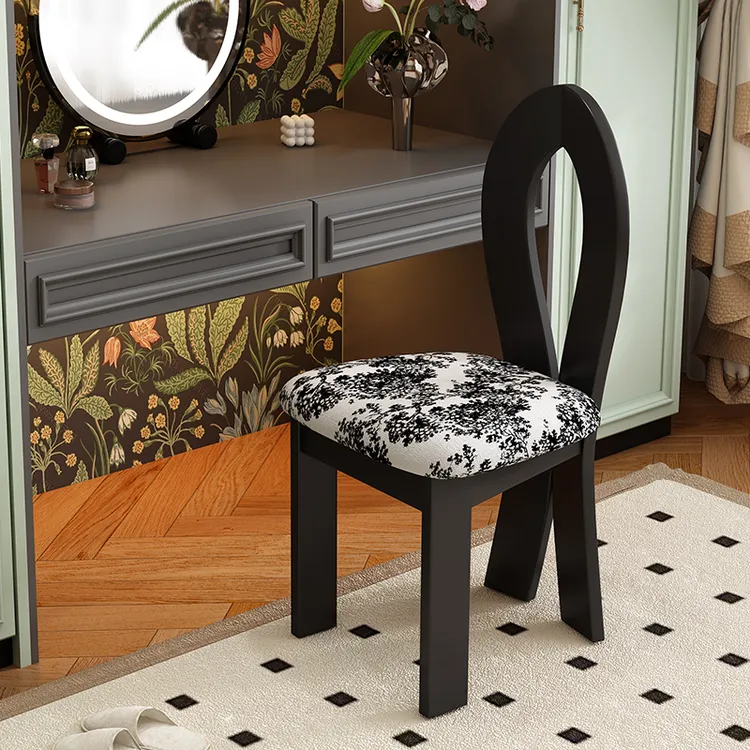 法式复古餐桌椅北欧设计师人鱼化妆靠背椅侘寂风家用中古实木椅子