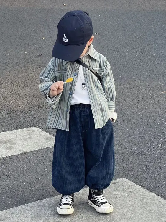 儿童春秋套装2025新款洋气韩版男童条纹衬衫休闲阔腿灯笼裤两件套