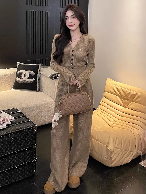 慵懒风针织套装女2024秋冬新款V领小开衫+宽松显瘦阔腿长裤两件套