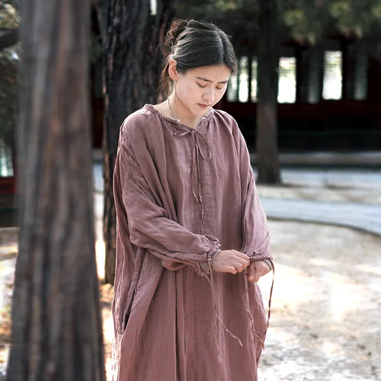 花枝秾原创文艺复古木耳边圆领抽绳领口灯笼袖简洁纯色宽松连衣裙