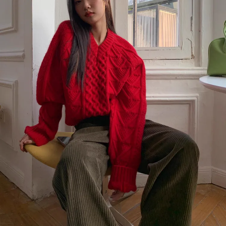 圣诞春节原创厚实v领短款麻花毛衣女复古红色毛衣上衣秋冬针织衫
