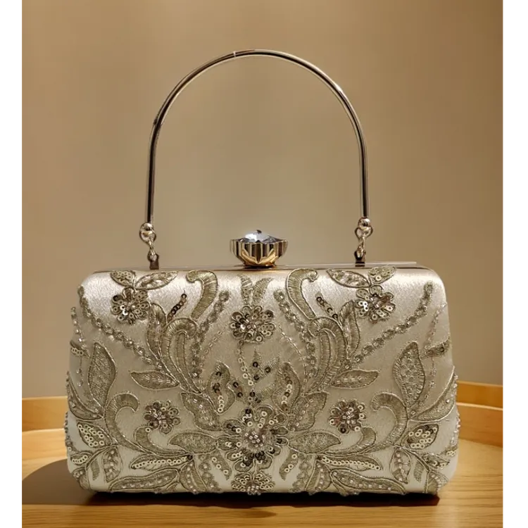 新中式旗袍手提包2024新款国风珠绣包喜妈妈婚宴包时尚宴会手拎包