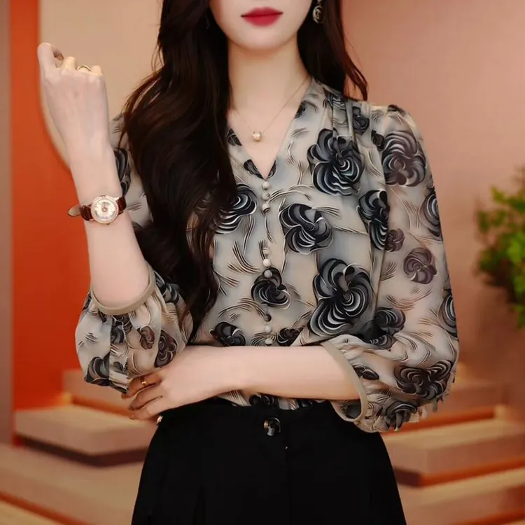 2025夏季新款时尚V领印花打底衫气质百搭高档显瘦宽松上衣女