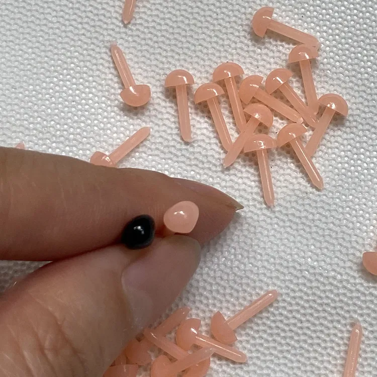 羊毛毡戳戳乐 扭扭棒宠物玩偶鼻子黑色粉色猫咪三角直插鼻子