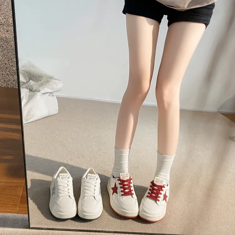 爆款厚底星星小白鞋女款2024秋季新款透气休闲百搭运动学生板鞋子