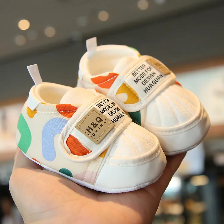婴儿春秋布鞋宝宝软底学步鞋防滑不掉可爱轻便0-3-6月一岁学走路