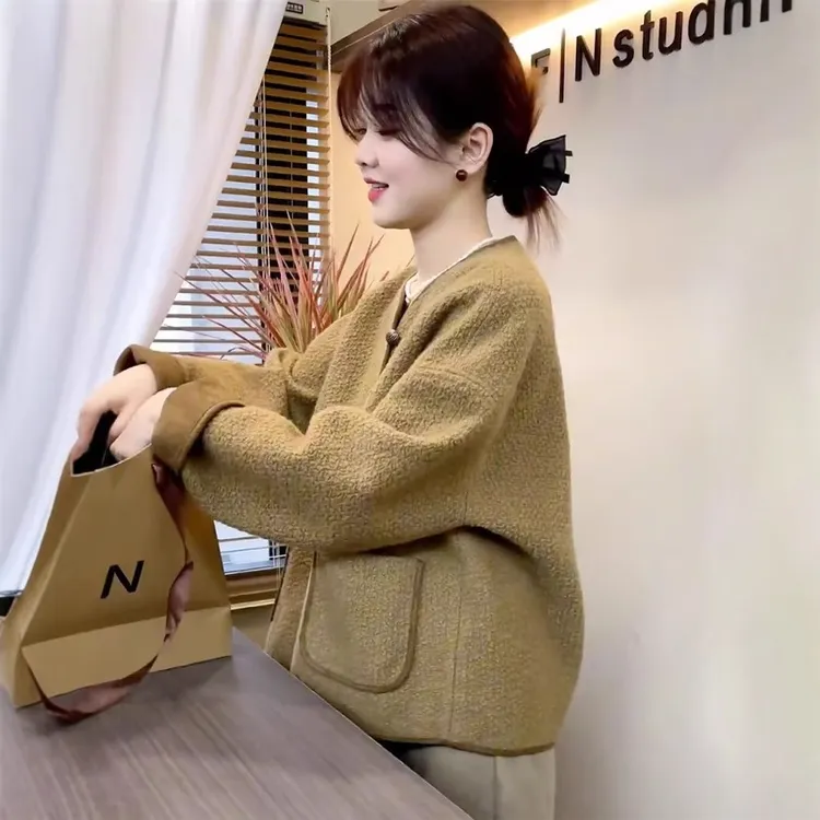 圆领皮毛一体毛呢外套2025秋冬新款宽松休闲显瘦高级感羊圈呢上衣
