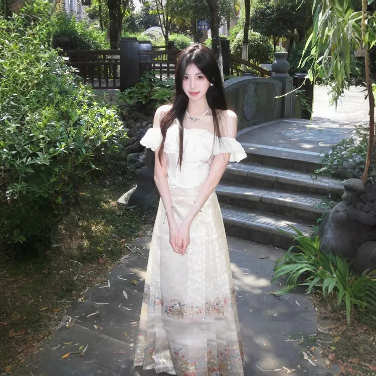 新中式国风日常马面裙显瘦一字肩上衣高级感气质汉元素仙女长裙女