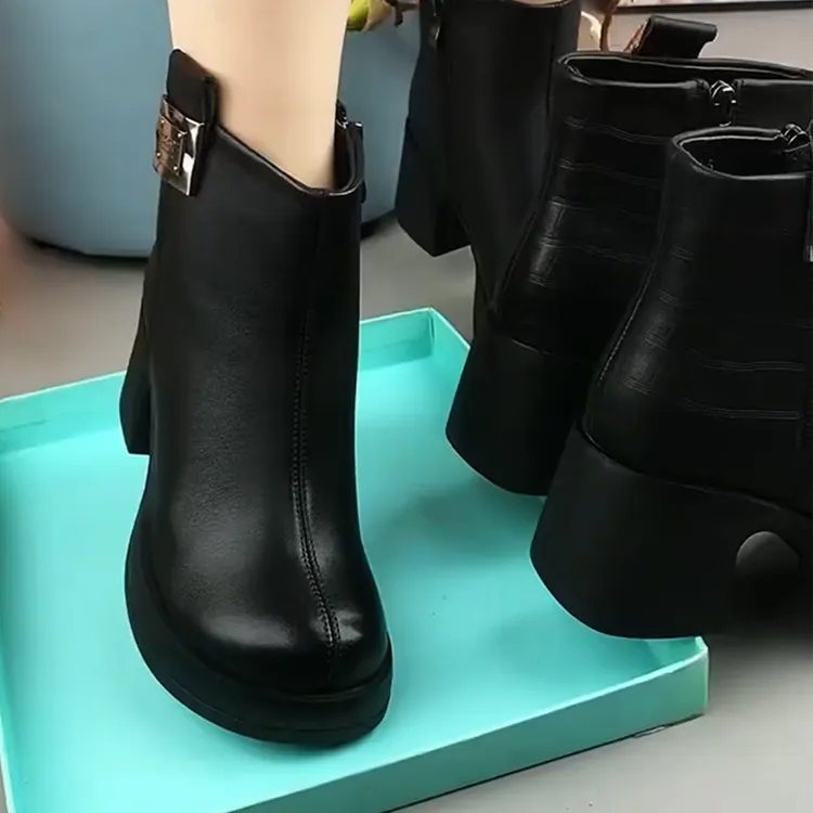 真皮短靴女新款秋冬季牛皮圆头粗跟中高跟加绒女靴小个子马丁靴子