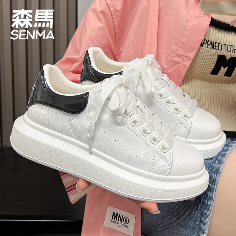 森马板鞋女高街厚底麦昆小板鞋冬季港风休闲鞋增高轻盈时尚小白鞋