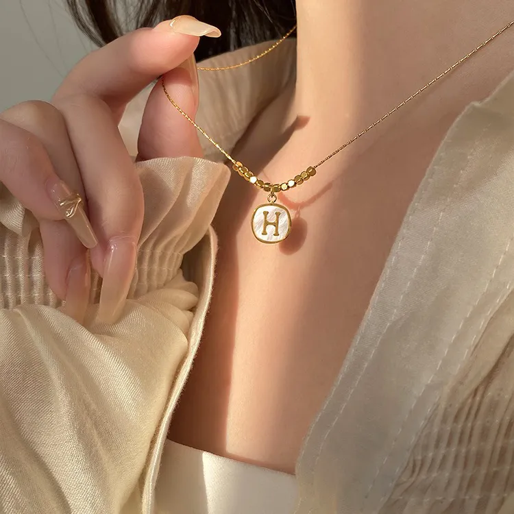 钛钢项链 2025火爆款字母H方块项链女法式轻奢锁骨链送女友礼物