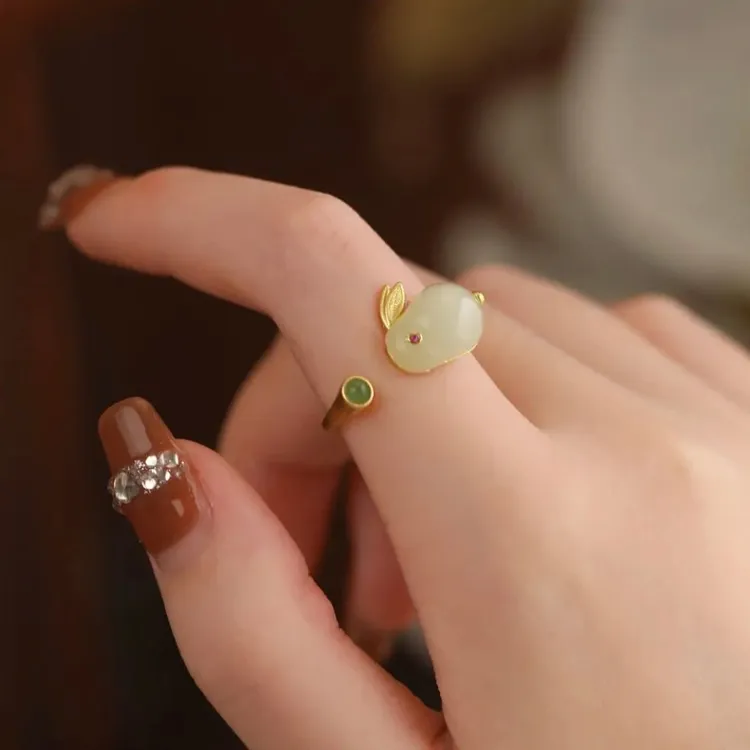 钛钢合成锆石戒指 生肖兔戒指女款复古中国风小众设计高级感手饰