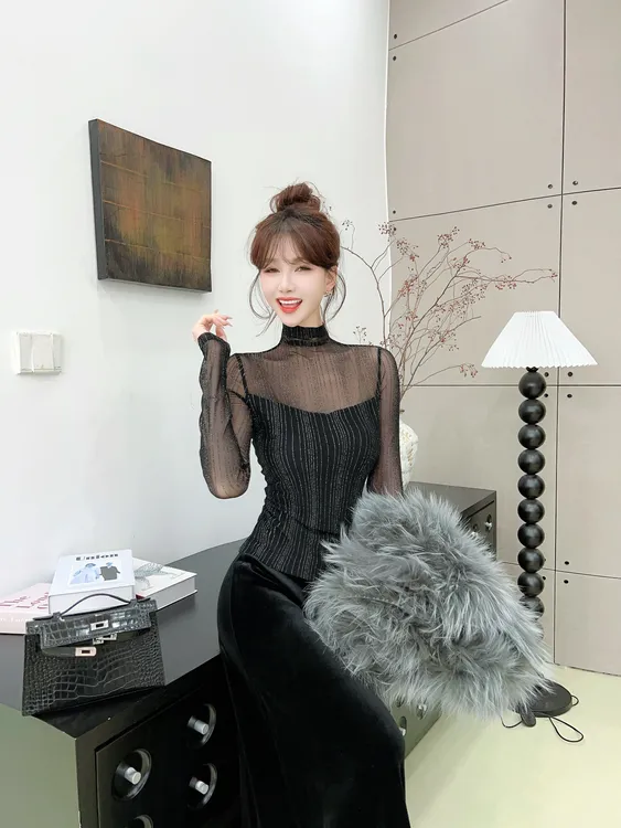 《流光梦境》加绒细闪亮丝条纹气质打底衫 （衣长54）（#8386）