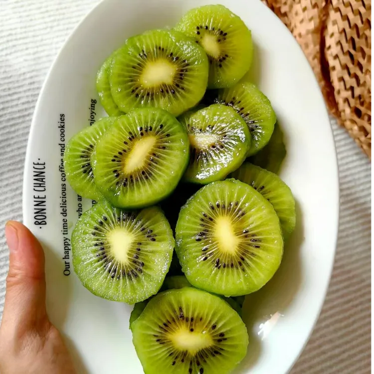 眉县正宗徐香猕猴桃味道新鲜营养多汁发货地：渭河以南