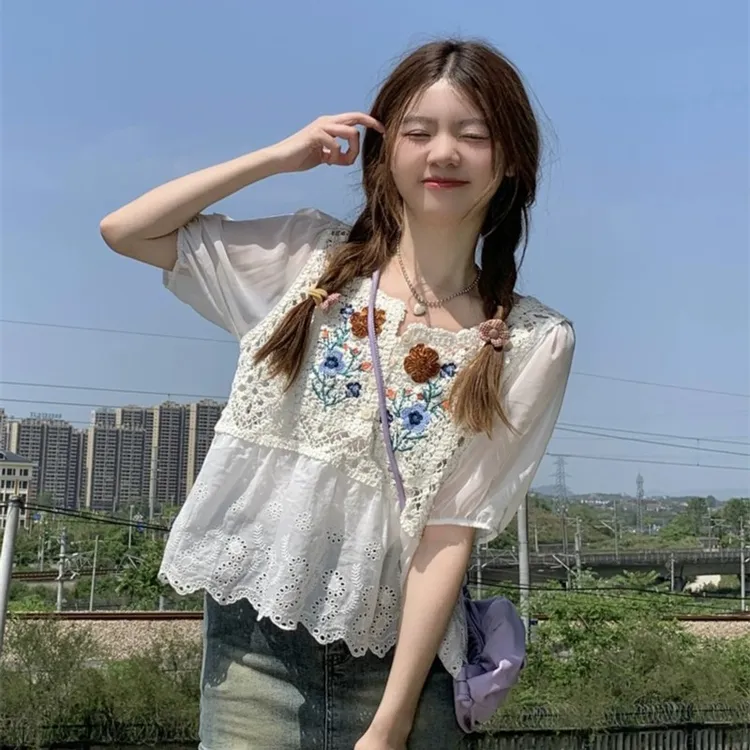 大码女装夏季法式蕾丝镂空短袖衬衫胖mm遮肚显瘦泡泡袖v领T恤上衣