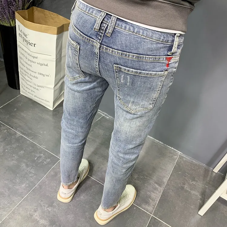 浅色牛仔裤男秋季新款复古潮牌刺绣修身小脚韩版潮流休闲九分裤子