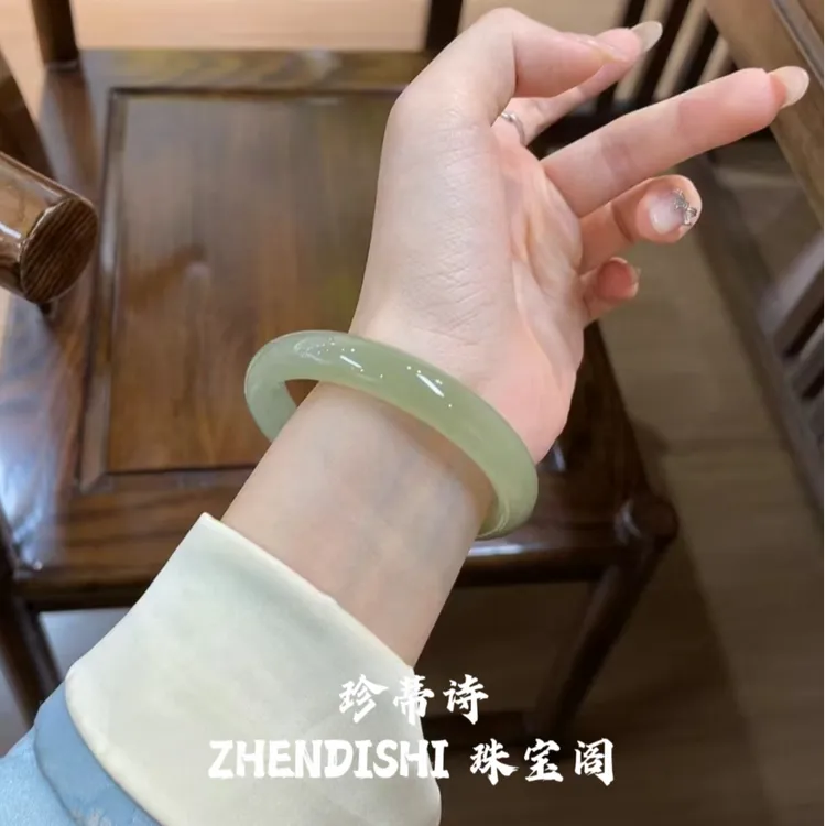 高冰东陵玉手镯浅晴水手镯正圈油青色玉手镯翠色 多样性发一