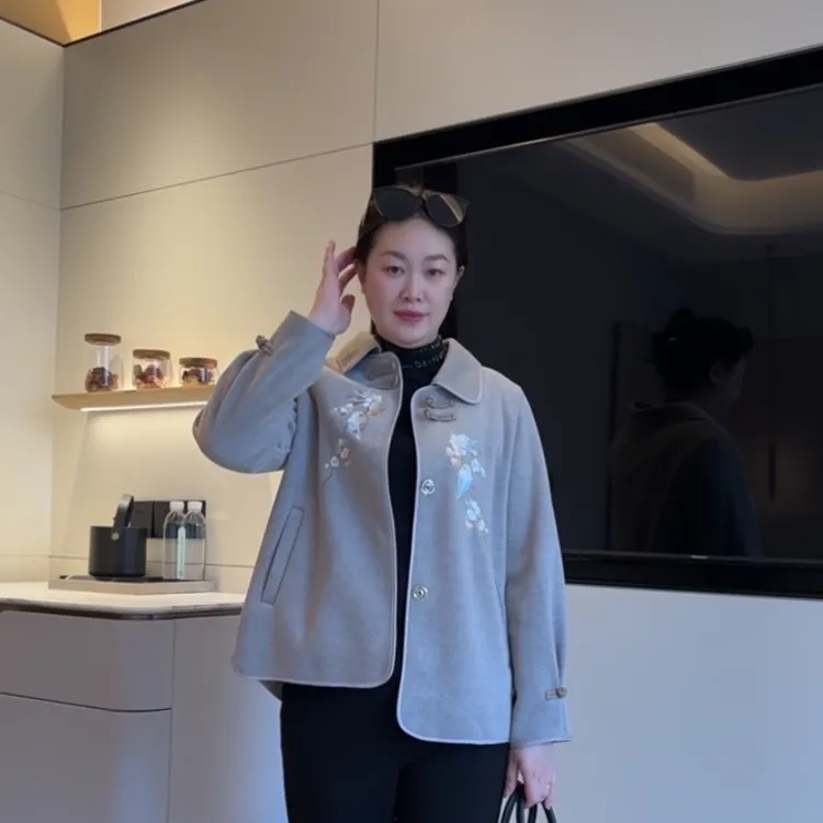 新中式妈妈外套冬装洋气呢子上衣2024新款中老年国风秋装短款大衣